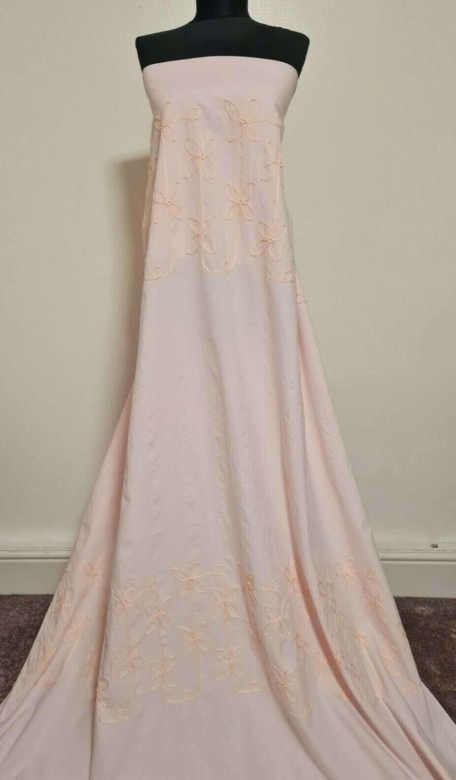 COTTON FABRIC FLORAL EMBROIDERED BORDER - SOLD BY THE PATTERN (85 CM)