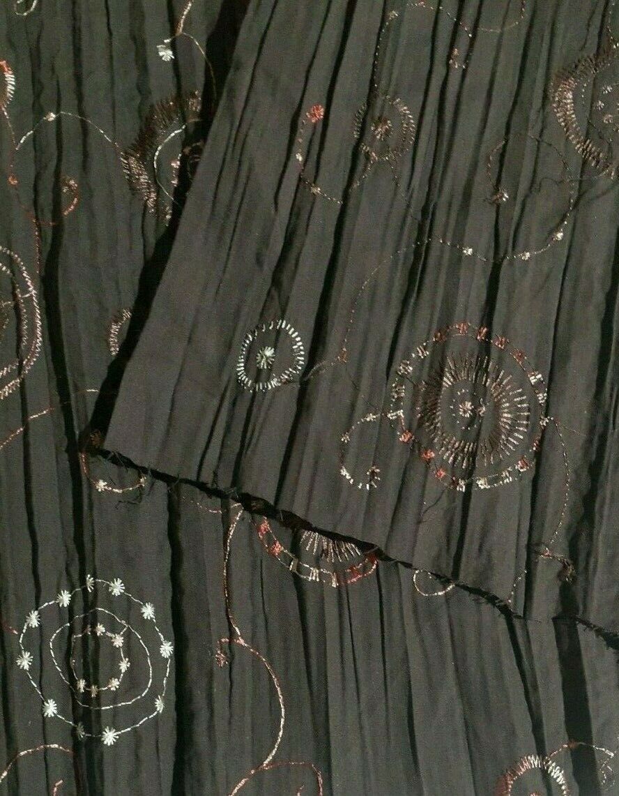 EMBROIDERED AND CRINKLED BROWN POLYCOTTON FABRIC - SOLD BY METRE B3/200