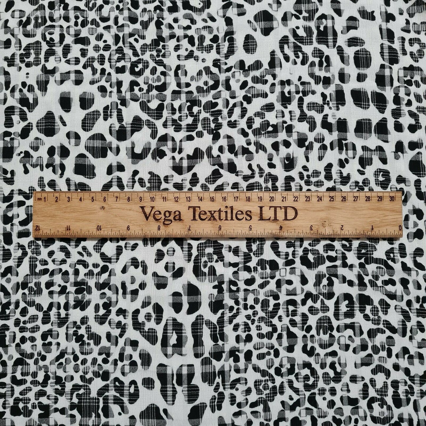 Viscose Polyester Fabric Black And White Cheetah Printed Checked 55" Wide