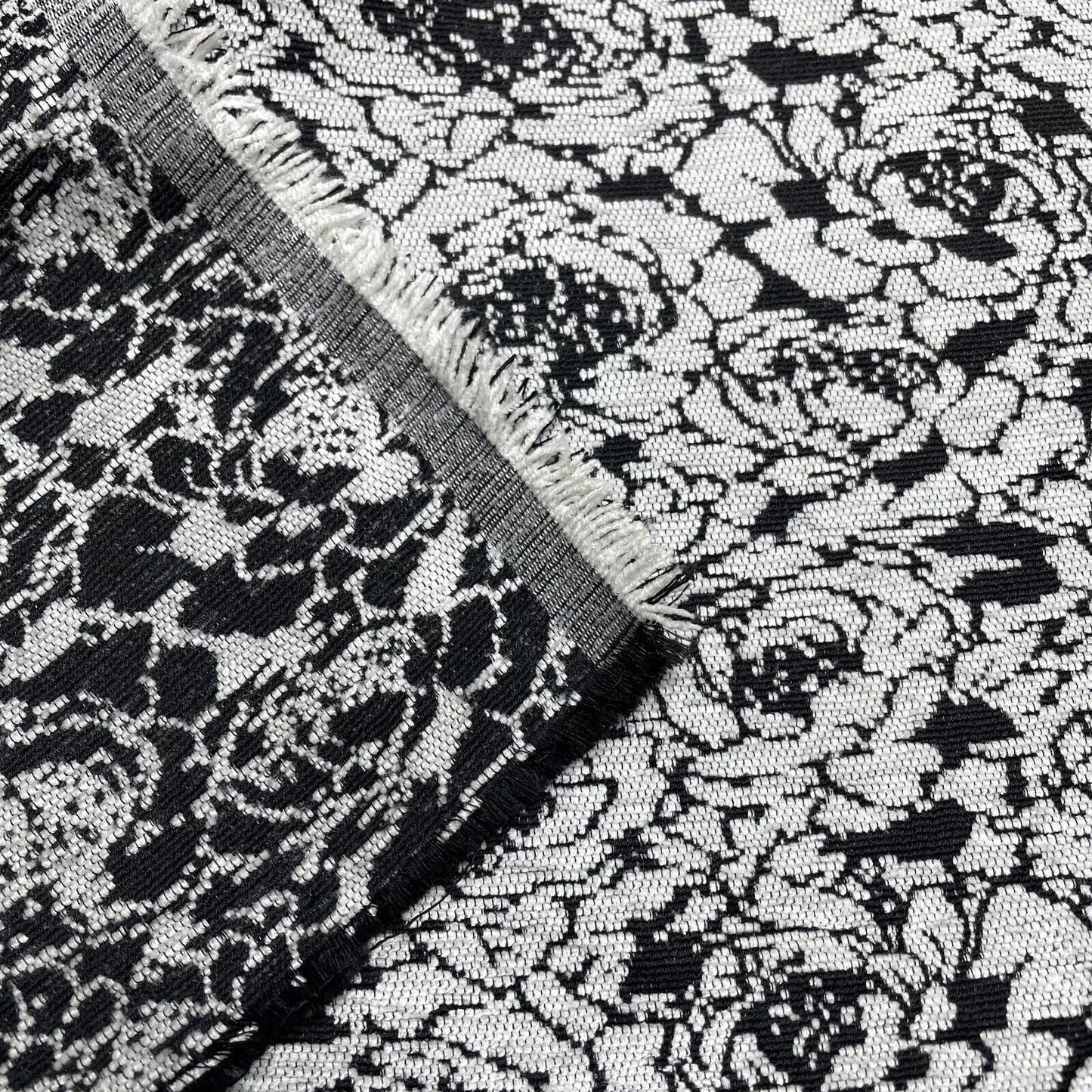 Lightweight Chenille Fabric Black And White Floral Upholstery Curtains Cushions