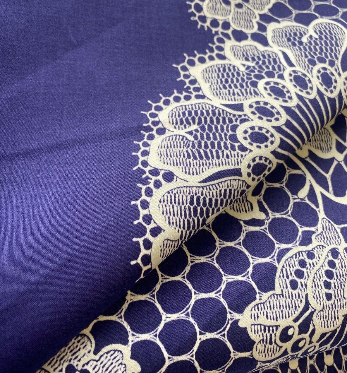 Cotton Satin Fabric White Lace Pattern Border Printed Navy Colour 55'' Wide